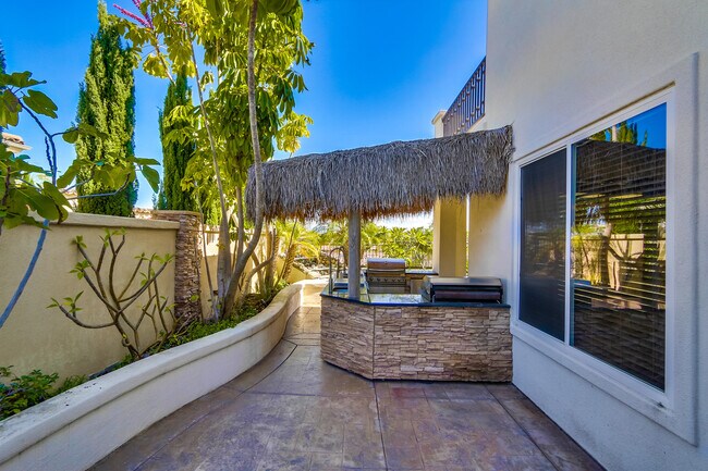 Building Photo - Beautiful 4 bedroom, 4.5 bathroom Home in the Varadero Community