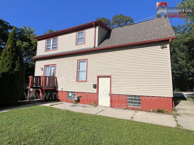 Building Photo - 3027 N 2nd St