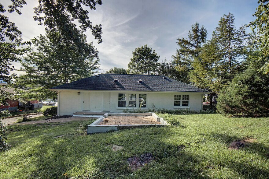 Building Photo - 808 Glenwood Dr