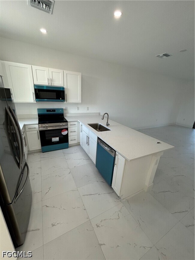 Building Photo - 177-179 Pennfield St