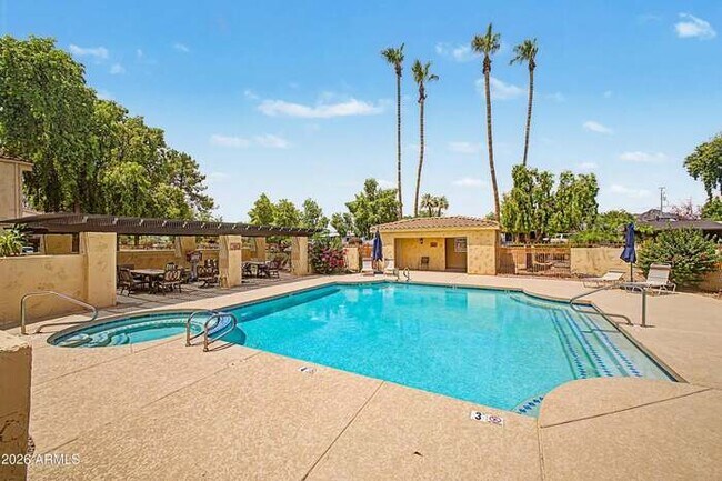 Building Photo - Welcome to this charming 2-bedroom, 2-bath condo in a gated Ventana Condominiums