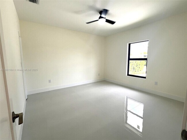 Building Photo - 11510 SW 141st St