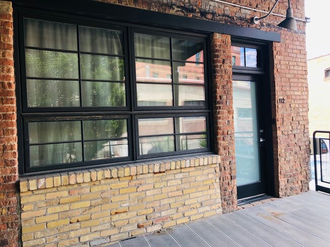 Building Photo - BEAUTIFUL 2 BEDROOM 2 BATH DOWNTOWN SLC HO...