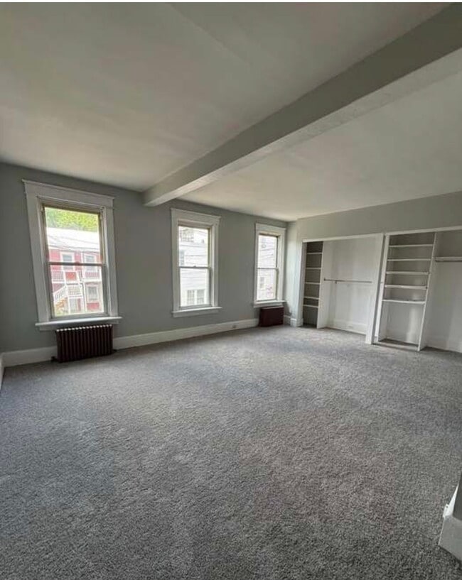Building Photo - 405 E Market St