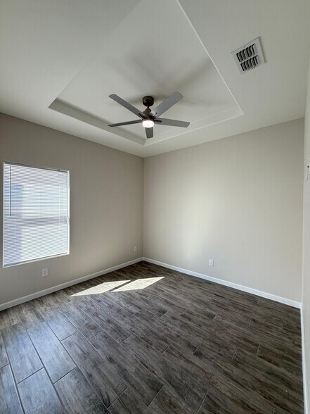 Building Photo - 3900 Ventura Ave