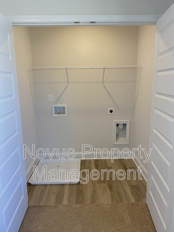 Building Photo - 210 Laney Dr