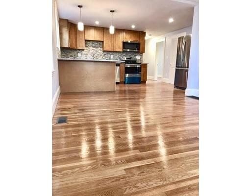 Building Photo - 5 Ellsworth Rd