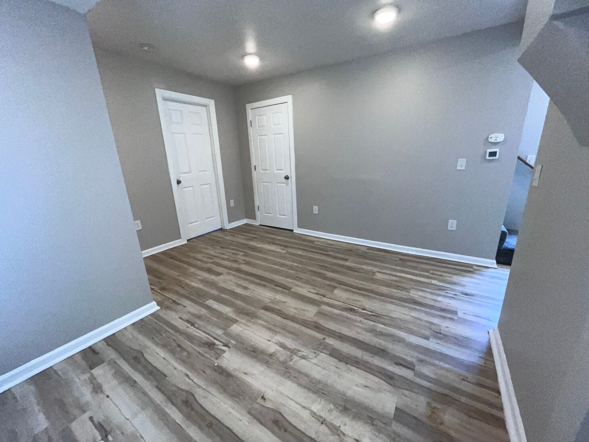 Building Photo - 1404 North Ave NE