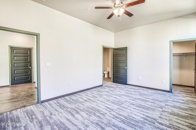 Building Photo - 312 E Overland Ave