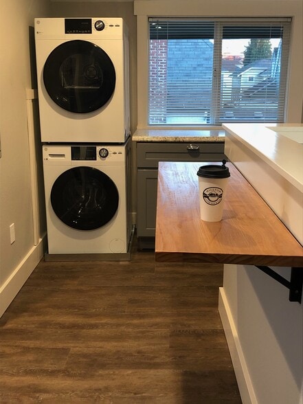 Laundry / Breakfast Bar - 411 N L St
