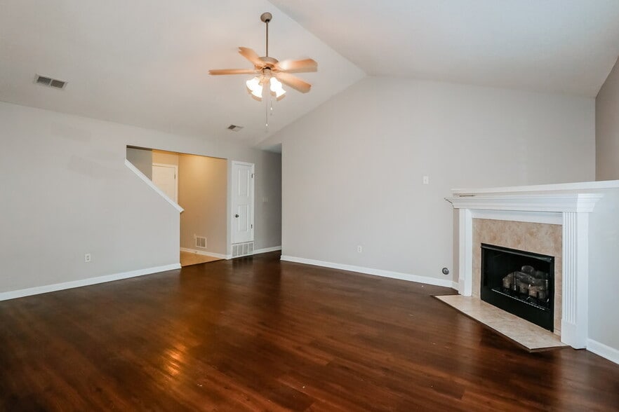 Building Photo - 10316 Cottage Oaks Dr