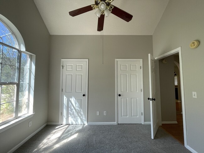 Building Photo - 126 Cross Creek Dr