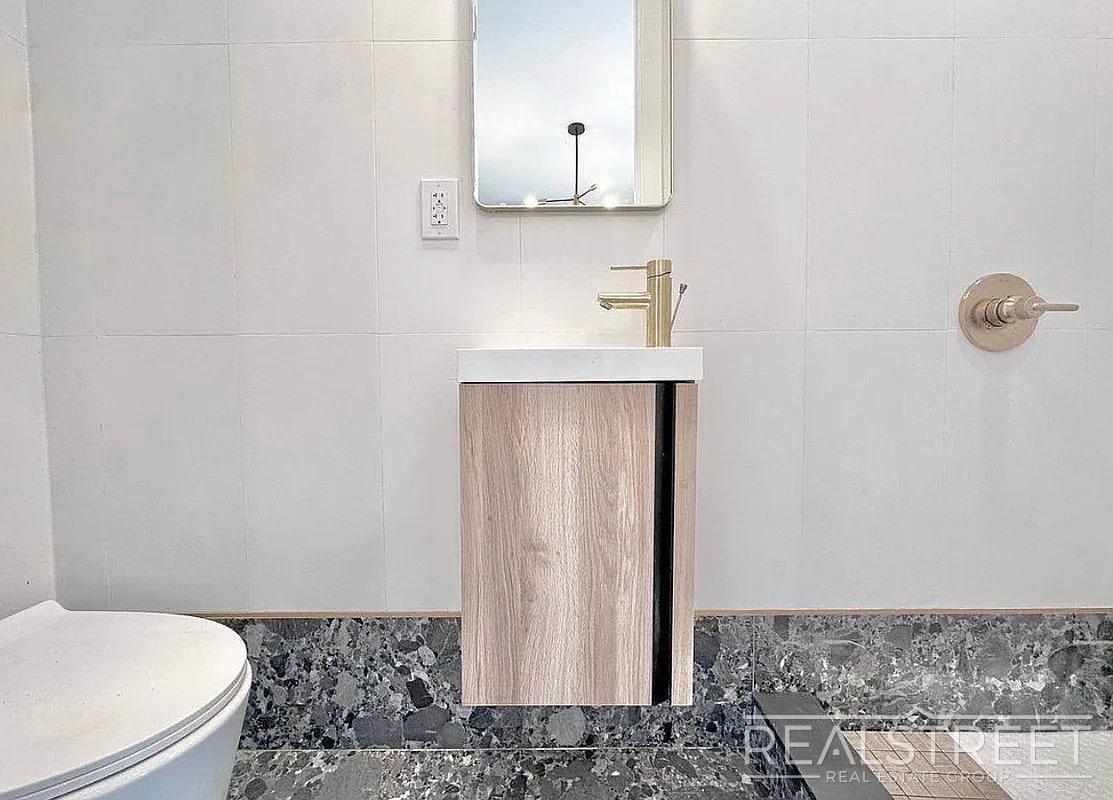 Building Photo - Beadel Street