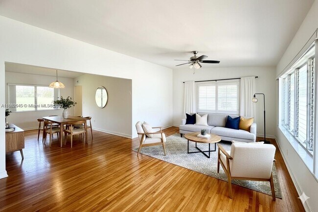 Primary Photo - 1160 100th St