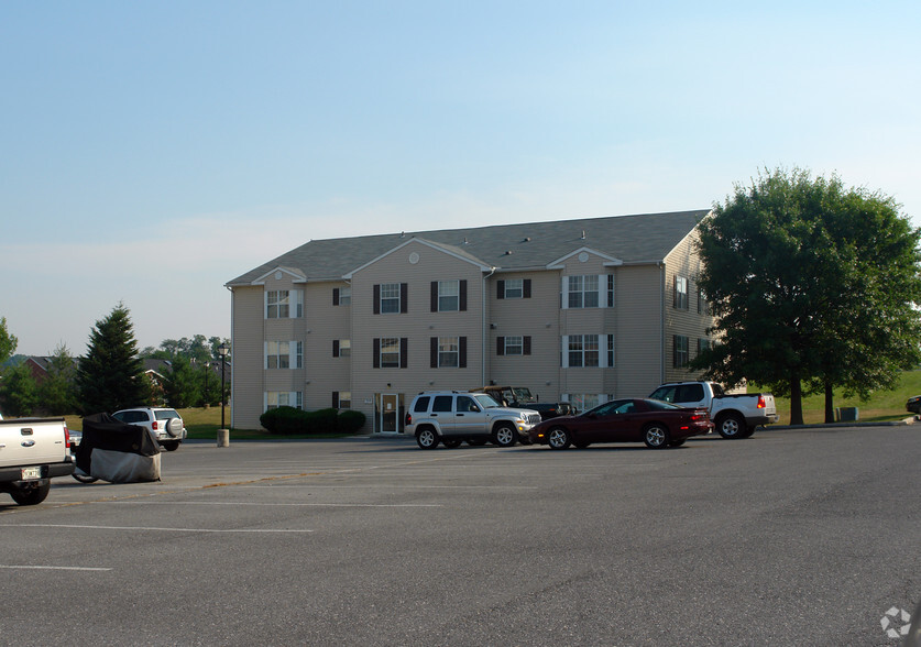 Building Photo - The Meadows Apartments