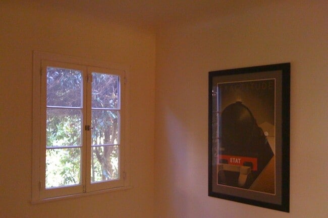 Plenty of Natural Sunlight - 9135 Gibson St