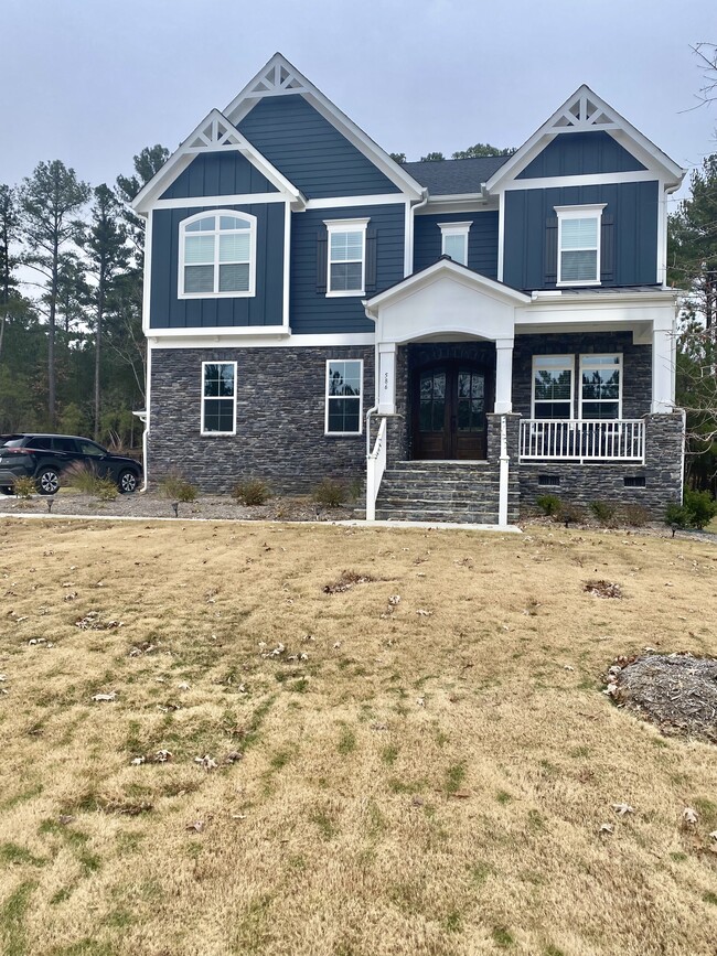 Building Photo - 586 The Parks Dr