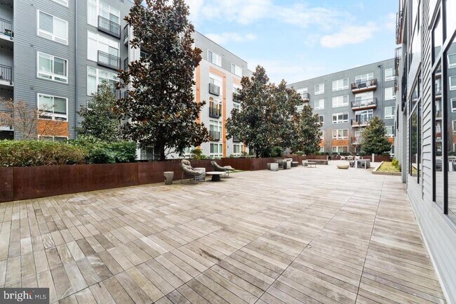 Building Photo - 145 Riverhaven Dr