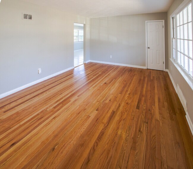 Building Photo - 1419 Drayton Ave