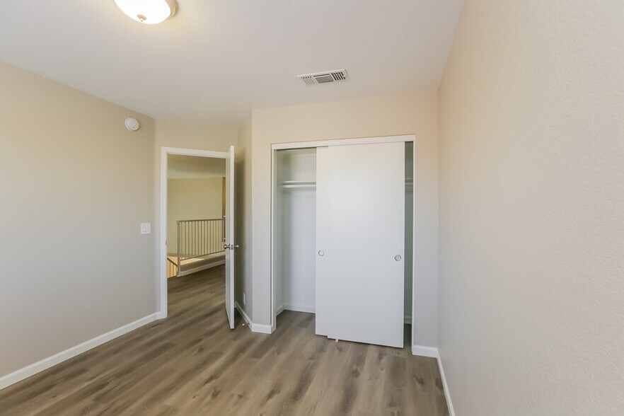 Building Photo - 4537 E Tanglewood Dr