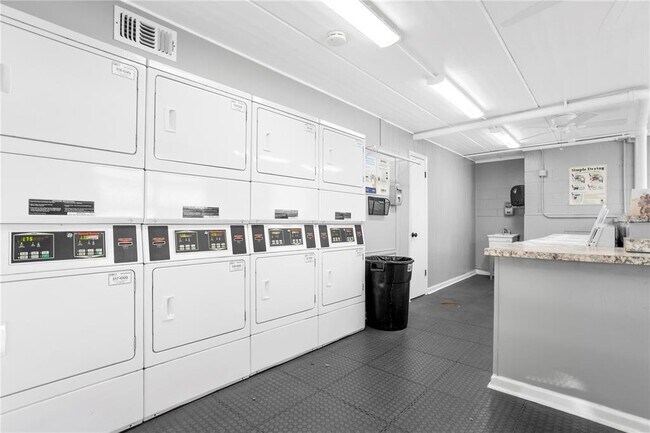 Building Photo - 200 St Andrews Blvd