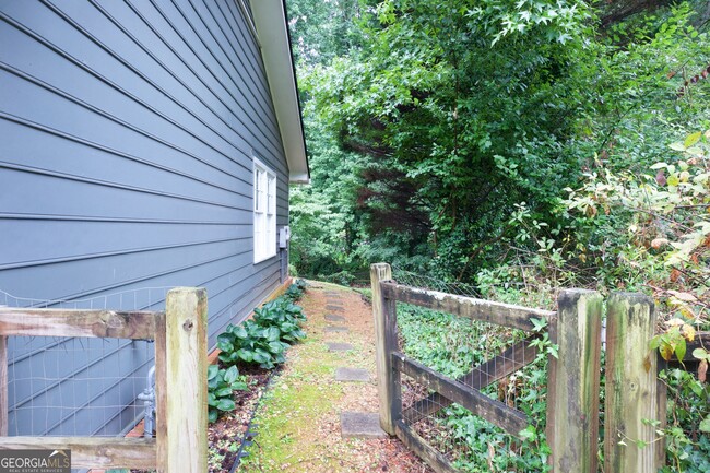 Building Photo - 3328 Mountain Hollow Dr