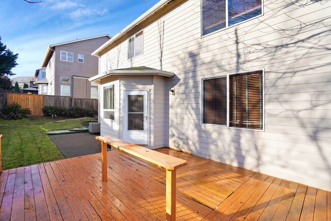 Building Photo - 4Bd/2.5Ba Two Story House - Available to View!