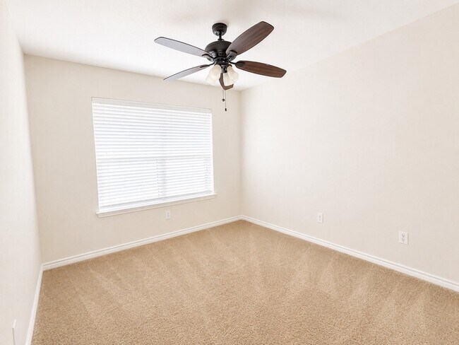 Building Photo - 709 Ridgemont Dr