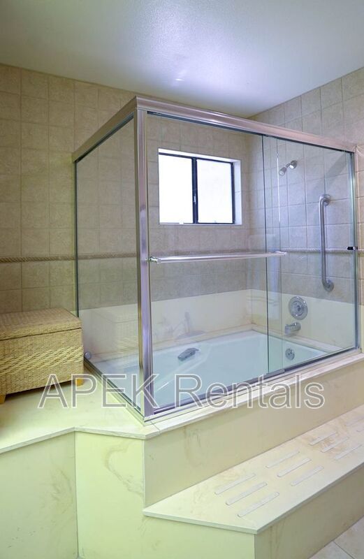 Building Photo - 211 Canyon Cir N