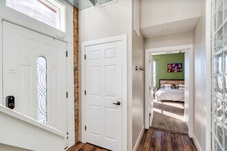 Building Photo - Urban Luxury with Stunning City Views – 2BR/2BA in Over-the-Rhine