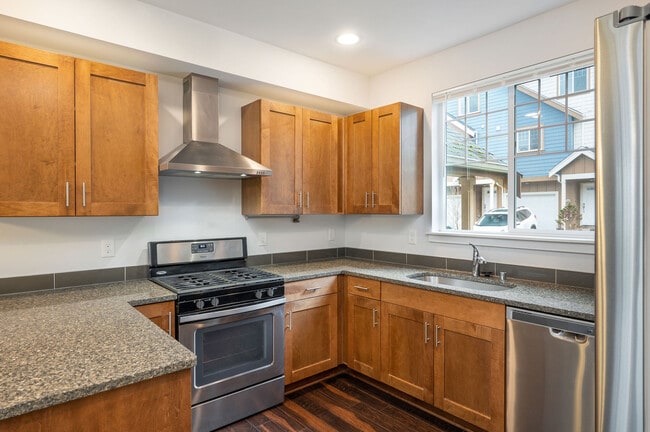 Building Photo - 5903 185th Ct NE