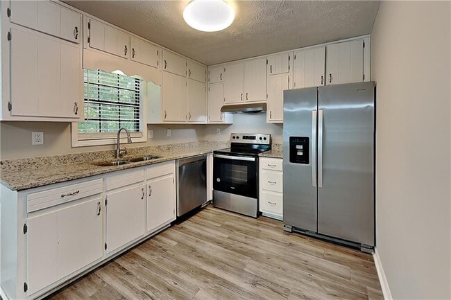 Building Photo - 1627 Eric Cir
