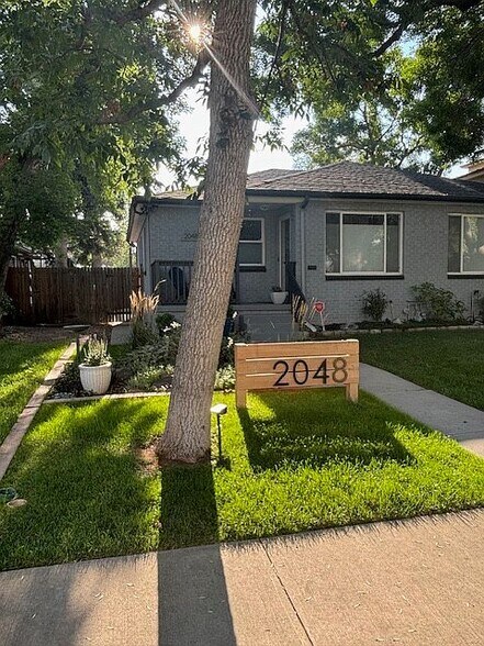 Primary Photo - 2048 Newton St