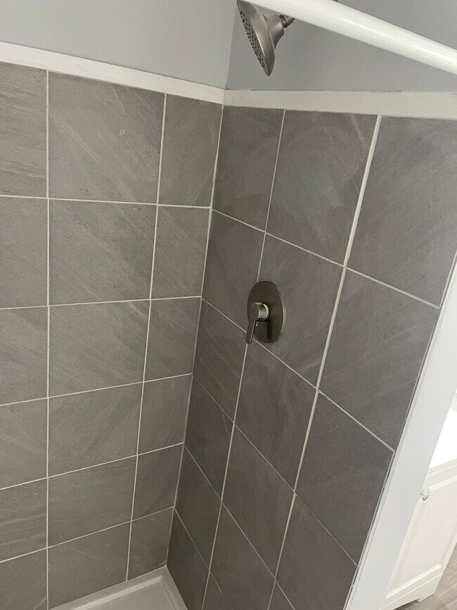 Building Photo - Updated 3 bed/2 bath in Huber Heights