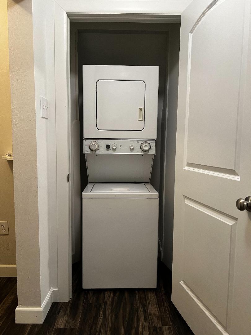 Building Photo - 143 Seminary Ave