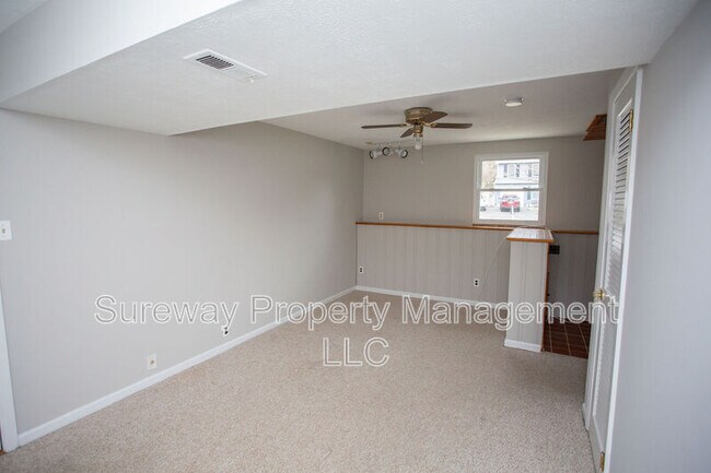 Building Photo - 57 Lady Diana Cir
