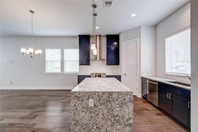 Building Photo - 4600 Freedom Dr