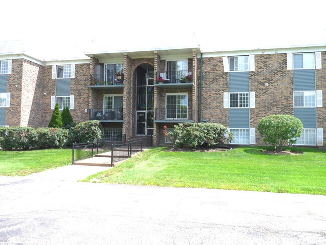 Primary Photo - 1619 N Windsor Dr