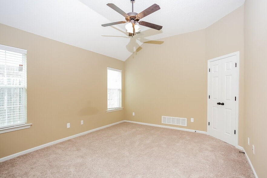 Building Photo - 7916 Ridgedale Dr