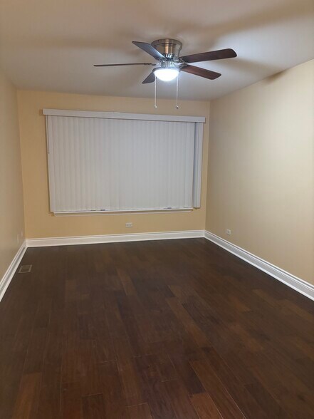 Building Photo - 1741 W 18th Pl