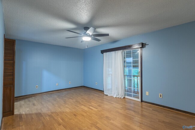Building Photo - 17835 Oakdale Rd