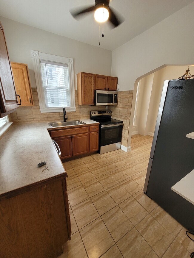 Kitchen - 2029 Crown Ave