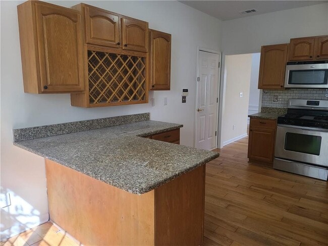 Building Photo - 6105 Pattingham Dr