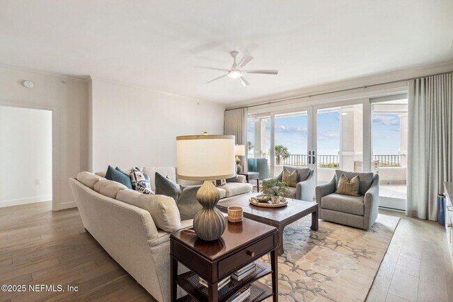 Building Photo - 426 Beachside Pl