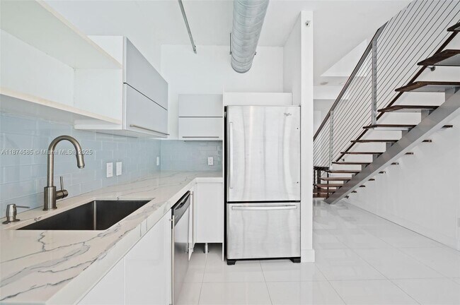 Building Photo - 690 SW 1st Ct
