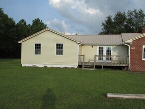 Building Photo - E4363-2