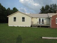 Building Photo - E4363-2