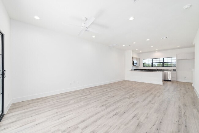 Building Photo - 11924 N Hoa Sen Cir