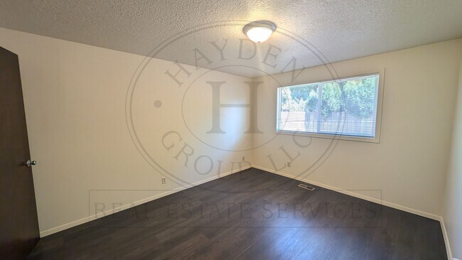 Building Photo - 3134 Brittany Dr