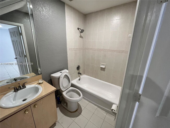 Building Photo - 10644 NW 87th Ave